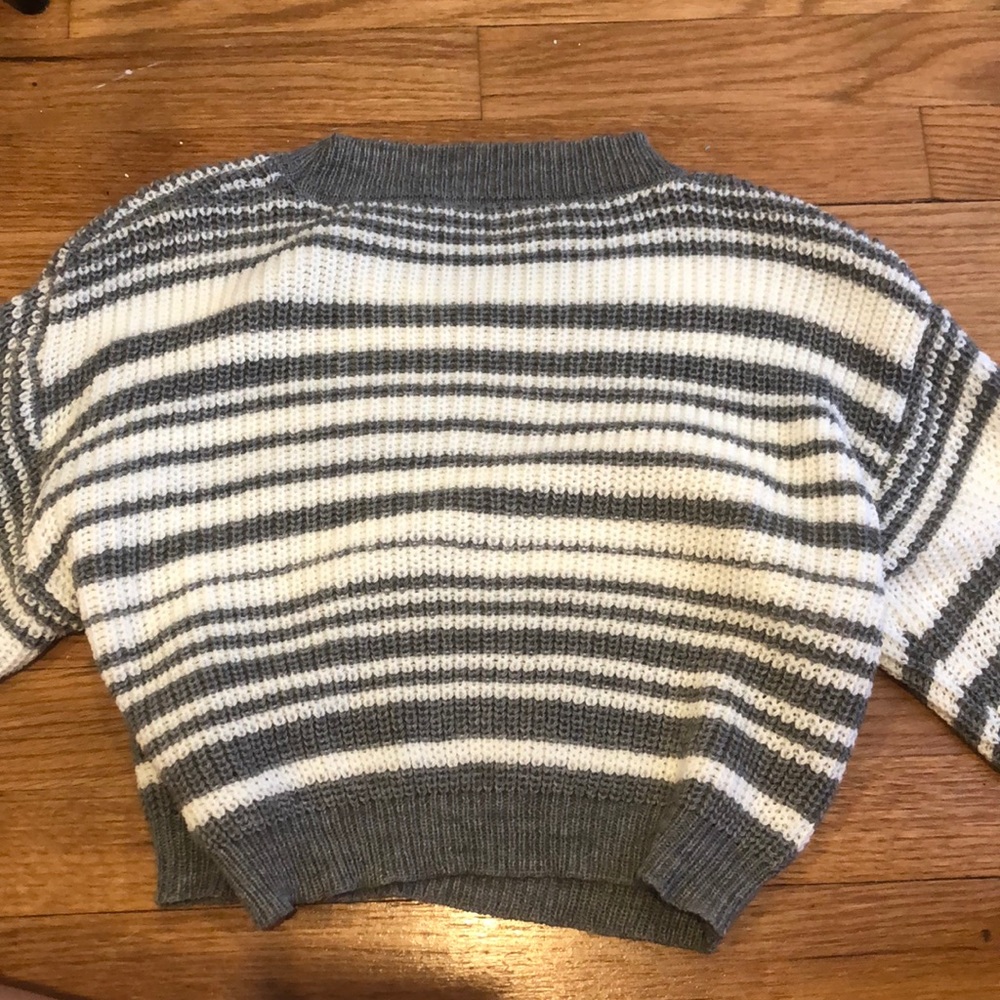 crocheted gray and white cropped sweater!!
